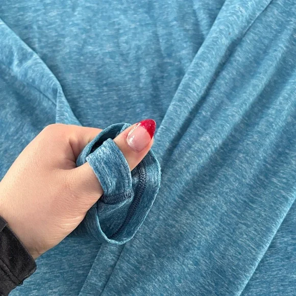 Lululemon Men’s Long Sleeve - Picture 2 of 6